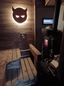 The Old Barn Luksusowa Stodoła z Całorocznym Jacuzzi Kominkiem i Widokiem na Wzgórza i Las dla 8-10 osób na Dolnym Śląsku min 2 noce