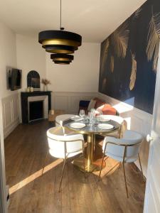 Downtown apartment with private garden