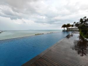 Pet Friendly Altitude Studio Bathub 2Day stay -20 Percent Offer , Melaka Highest Sea View Cafe & Bar to Enjoy