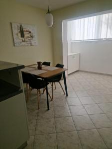Mikuljan Apartments- Free Parking -5 Min by Walk to Beach
