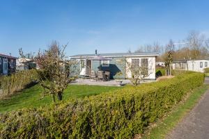 Chalet op vakantiepark in Baarland 704
