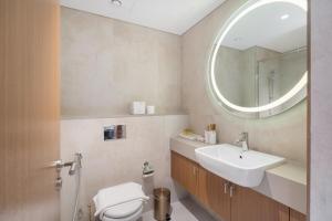 Vibrant Room in Studio City - Azizi Beach Mirage