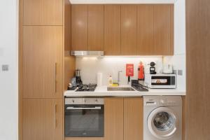 Vibrant Room in Studio City - Azizi Beach Mirage