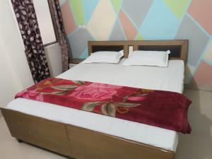 Paras Hotel