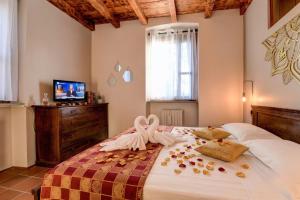 SWAROVSKI Family apartment with pool DesenzanoLoft Official Partner Homes & Villas by Marriott Bonvoy