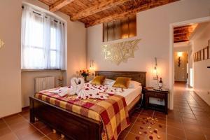 SWAROVSKI Family apartment with pool DesenzanoLoft Official Partner Homes & Villas by Marriott Bonvoy