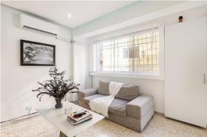 Colonial Zone 2BR Apartment Prime Location