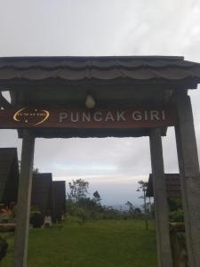Puncak giri glamping & camp