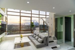 NomeHome BGC Bellagio 120 sqm Golfview 3BR Loft