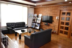 A large house with a beautifui Japanese-style room