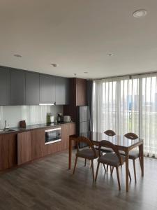 Signature Duplex - Pentstudio West Lake by JANADE Loft Suites