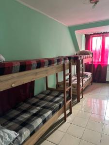 Metro Akadem Hostel Хостел на Академмістечку