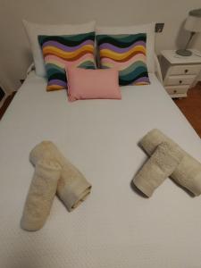 Estudio vista al mar,ideal para dos personas,piscinas ,completamente equipado , rodeado de restaurante y comercios ,estación Renfe