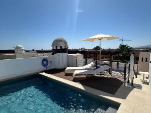 Atico duplex con piscina privada, solárium y barbacoa