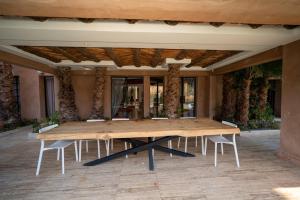 Luxury Lakefront Villa Near Marrakech
