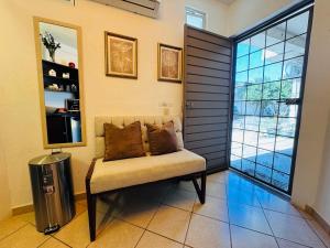 Pollys Home Aralias Boutique GuestHouse & PrivateSuites