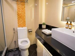 Pattaya studio ideally located on Jomtien Beach Phratamnak