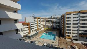 85th Pool View Studio