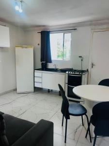 Apto 2 dormitórios na Zona Norte