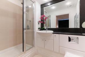 Bond Street Apartment