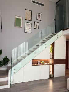 Luxe Duplex - Pentstudio West Lake by JANADE Loft Suites