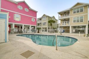 1 Block to Shore Myrtle Beach Home with Pool Access