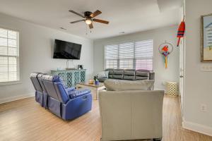 1 Block to Shore Myrtle Beach Home with Pool Access