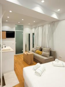Voulas Sunset View Downtown Apartment by Mykonos Eight