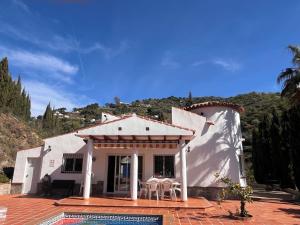 Beautiful villa for 6 with pool, Costa del Sol, Andalusia