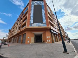 Superbe Appartement 26 Chambres avec Piscine & Balcon Gueliz