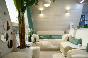 White DIAMOND in Chalkidiki