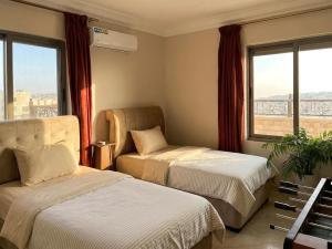 Panoramic View 2BR 2BA King Bed & Fast Internet