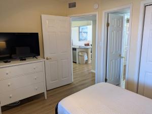 Beautiful Gulf-front Condo with a Community Pool and Free WiFi