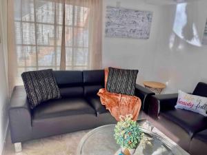 La Casita Apt ! Near Beaches! Only 5 minutes in Car to Clw Beach
