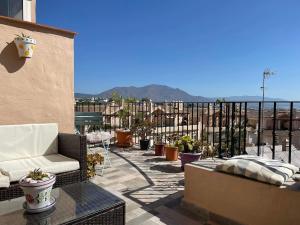 Duquesa Fairways Penthouse - Sea- & Mountain View