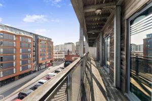 City Heaven Retreat with Balcony, Free Parking