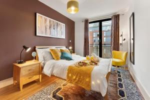 City Heaven Retreat with Balcony, Free Parking