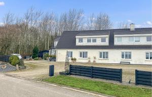 Cozy Home In Lemvig With Wifi