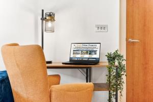 City Heaven Retreat with Balcony, Free Parking