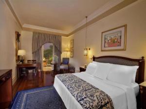 Hotel Lime Pride By GK Group Near IGI Delhi Airport