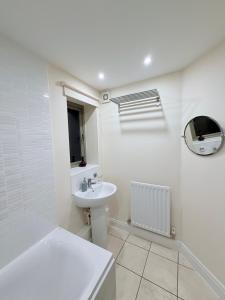 Hereford Stays Apartment 7 with Free Parking & WiFi