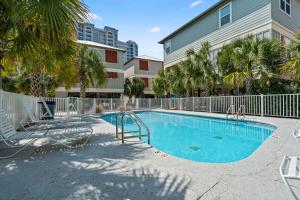 4 Bedroom Cottage Steps from Beach with Pool