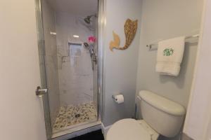 Sugar Beach 2 Bedroom, 2 Bathroom Condo 4 Pools!