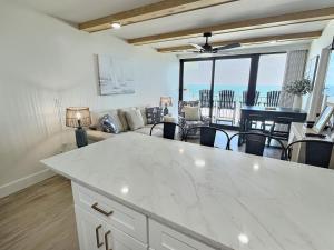 Island Winds East 507 - Immaculately Remodeled - Fall Family Fun