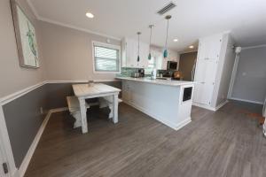 Gulf Village 2 Bedroom Cottage - Fall and Winter Dates Available! 2 Pools!