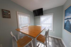 2 Bedroom Pet Friendly Duplex Steps From Beach - Free Daily Activities!
