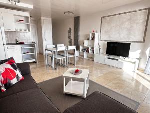 Ocean View Elegant Magic Apartment