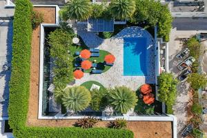 17WEST Spacious 3BR Apartment with Balcony 401