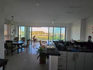 Apartamento Familiar con vista al cerro la popa