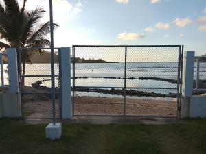 Tropical Beach Retreat AC, Wifi, BBQ & Parking